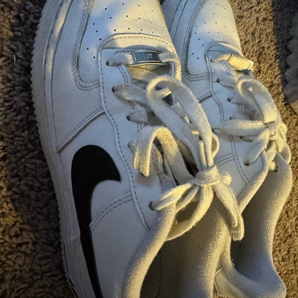 Nike Kids White and Black Air Force 1
